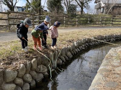 魚釣りごっこ